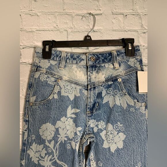 Free People Naomi floral flare jeans. Size 24 - Picture 6 of 6